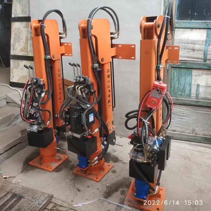 翁牛特旗重汽蓝牌随车吊 3.2吨 国六动力强 液压驱动 农用自卸起重机